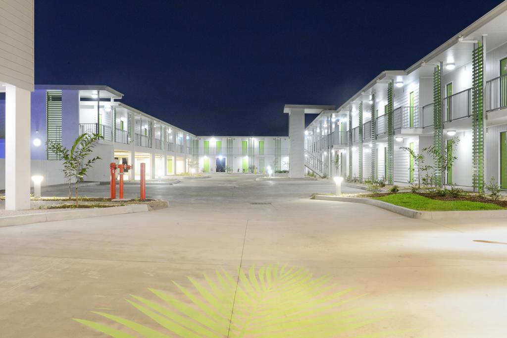 Mackay Oceanside Central Hotel Official Exteriör bild