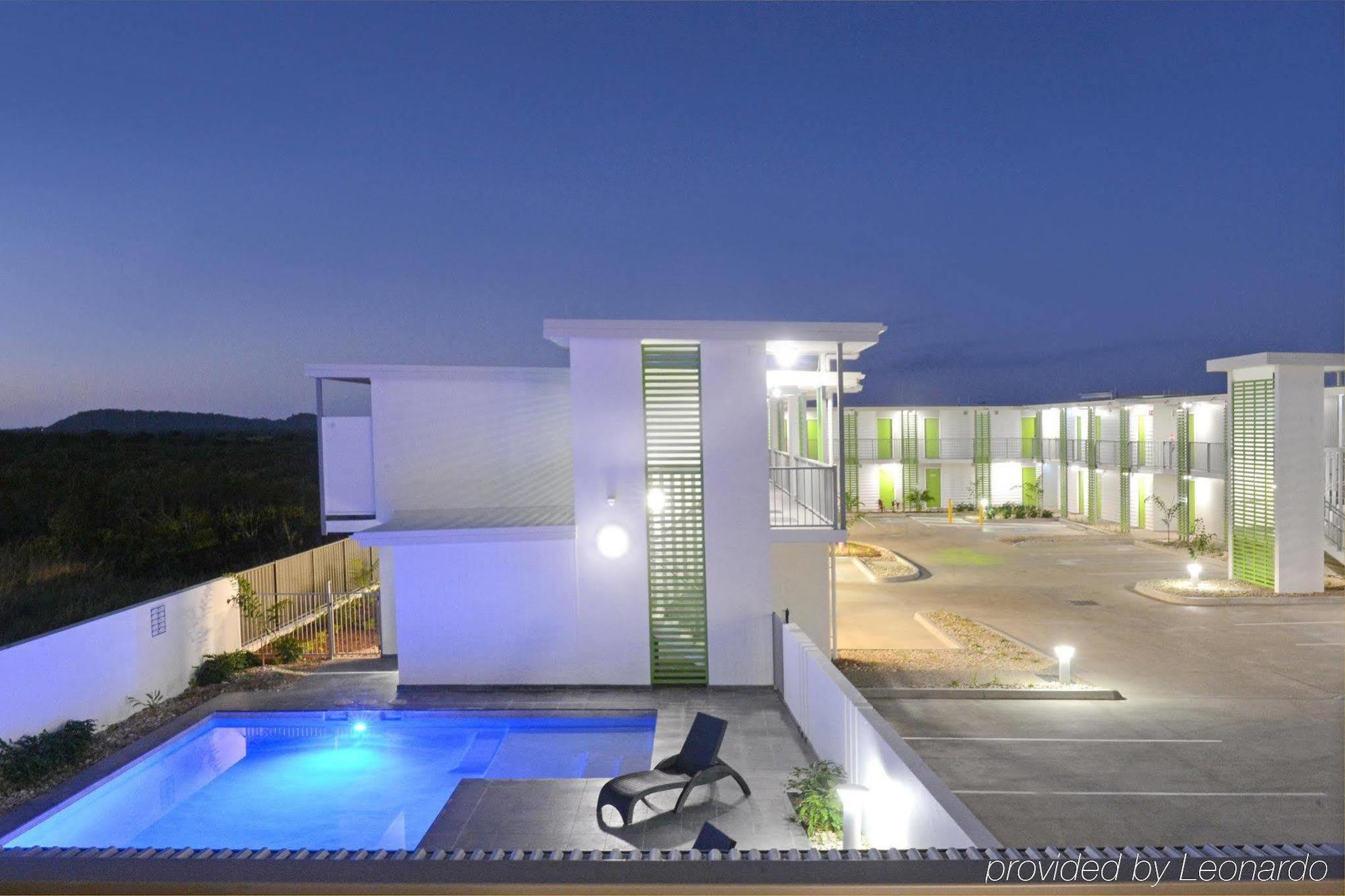 Mackay Oceanside Central Hotel Official Exteriör bild