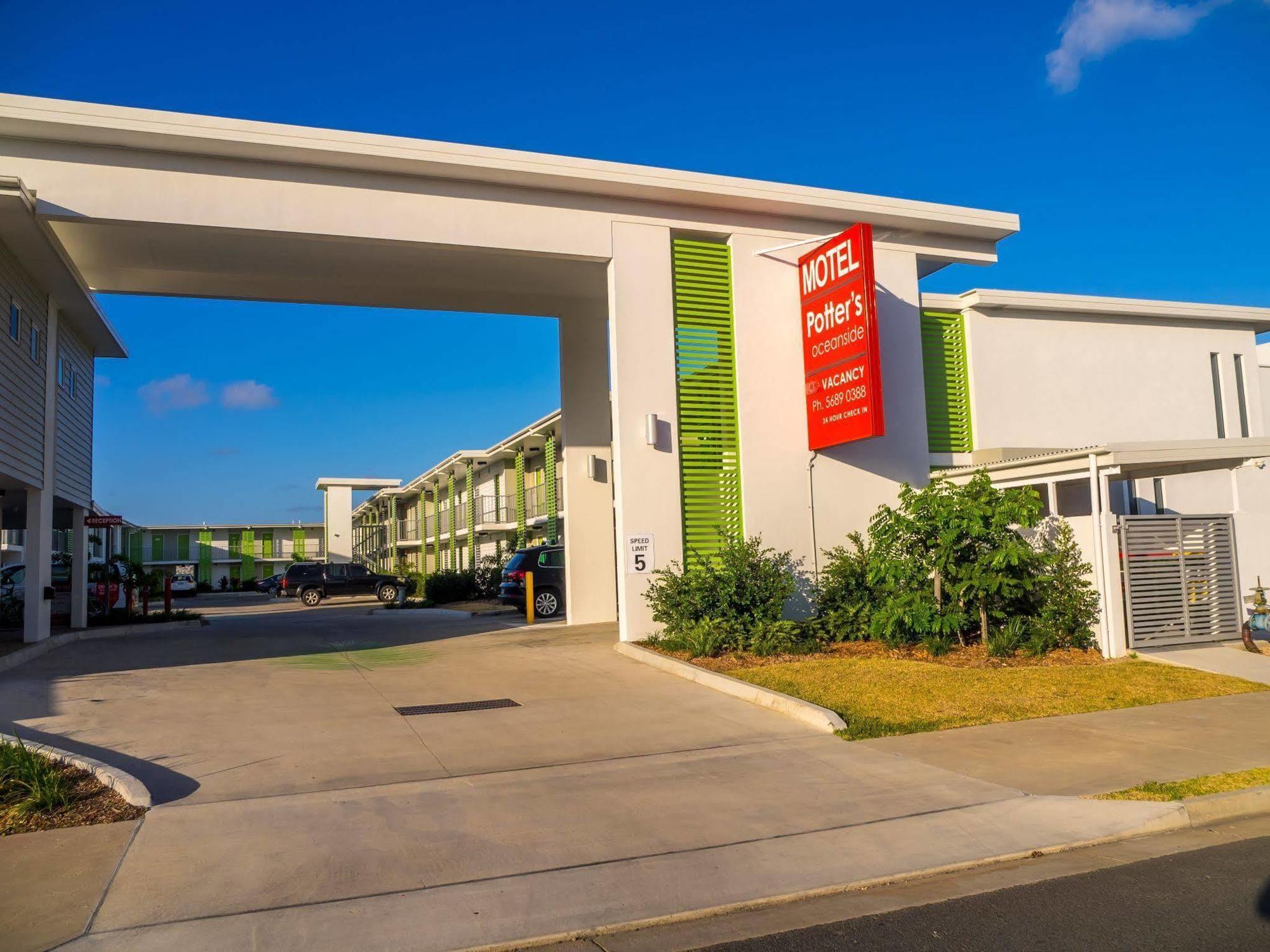 Mackay Oceanside Central Hotel Official Exteriör bild