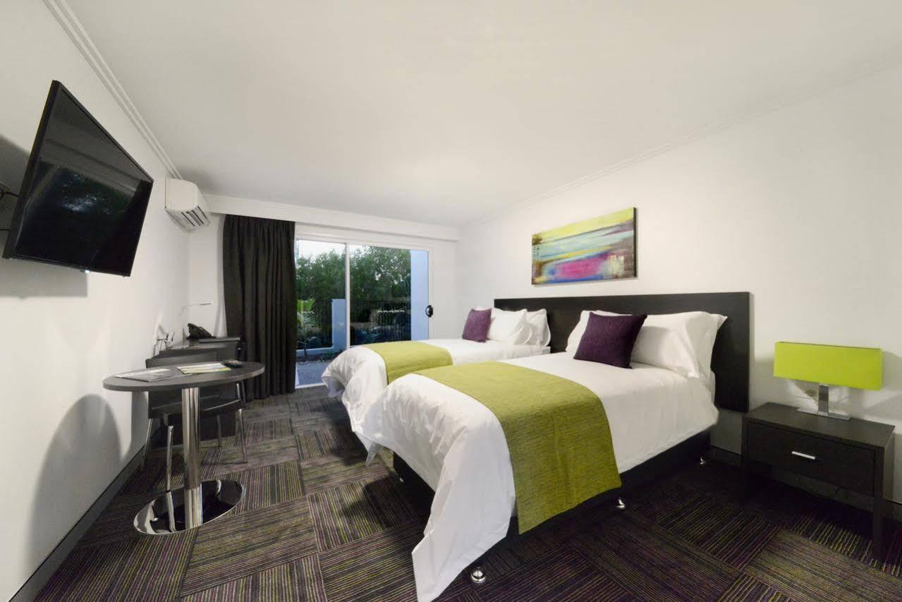 Mackay Oceanside Central Hotel Official Exteriör bild